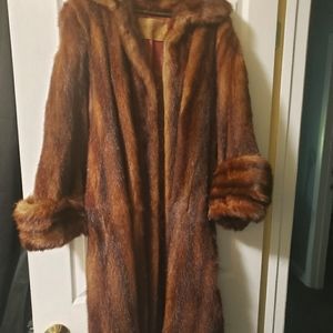 Kresge Newark1940s beaver fur coat